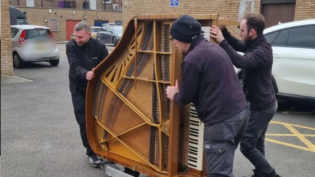 Baby grand piano movers London